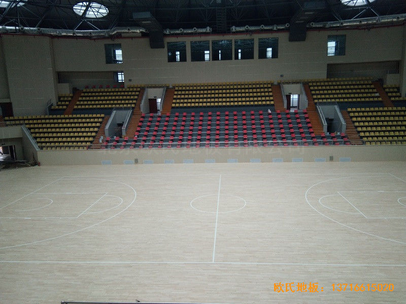 广西全州体育馆运动木地板安装案例5