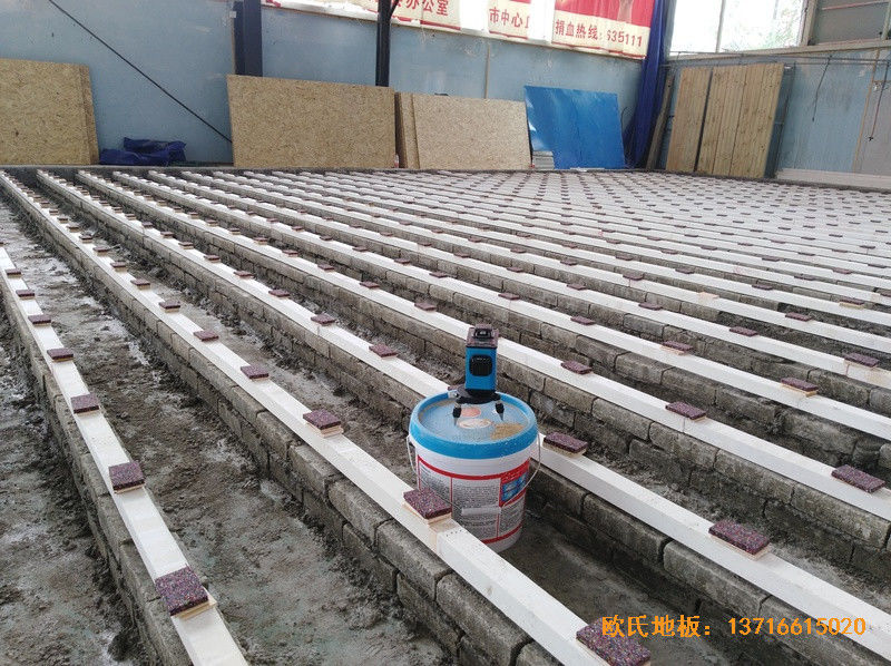 湖北黄石黄金海湾篮球训练馆运动木地板铺设案例1