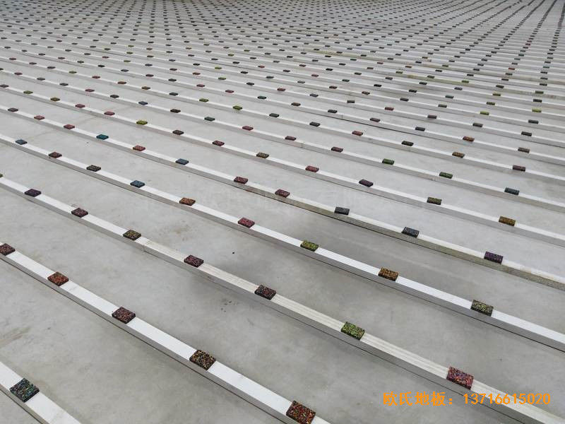 盐城滨海永宁实验小学篮球馆运动地板施工案例1