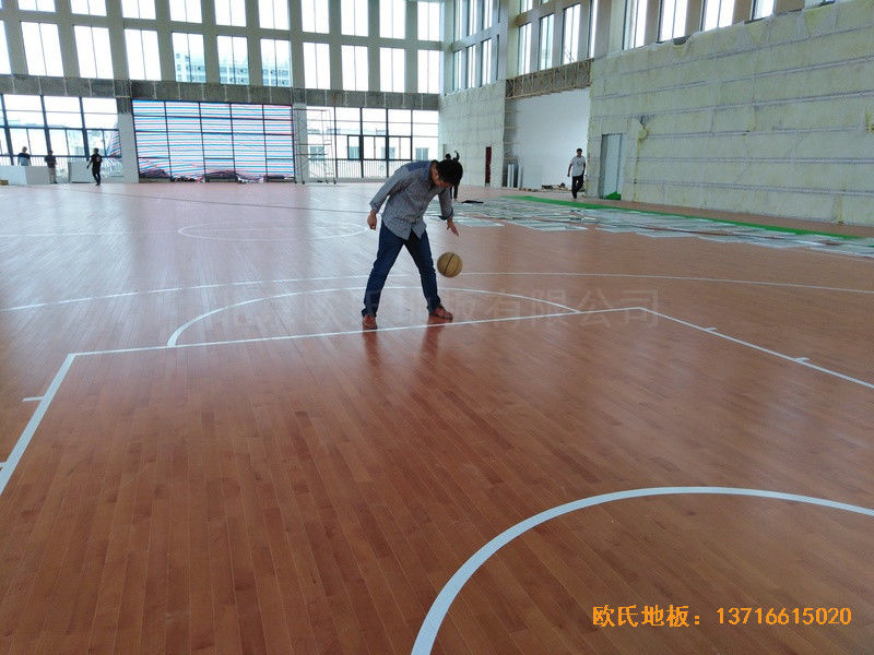 盐城滨海永宁实验小学篮球馆运动地板施工案例5