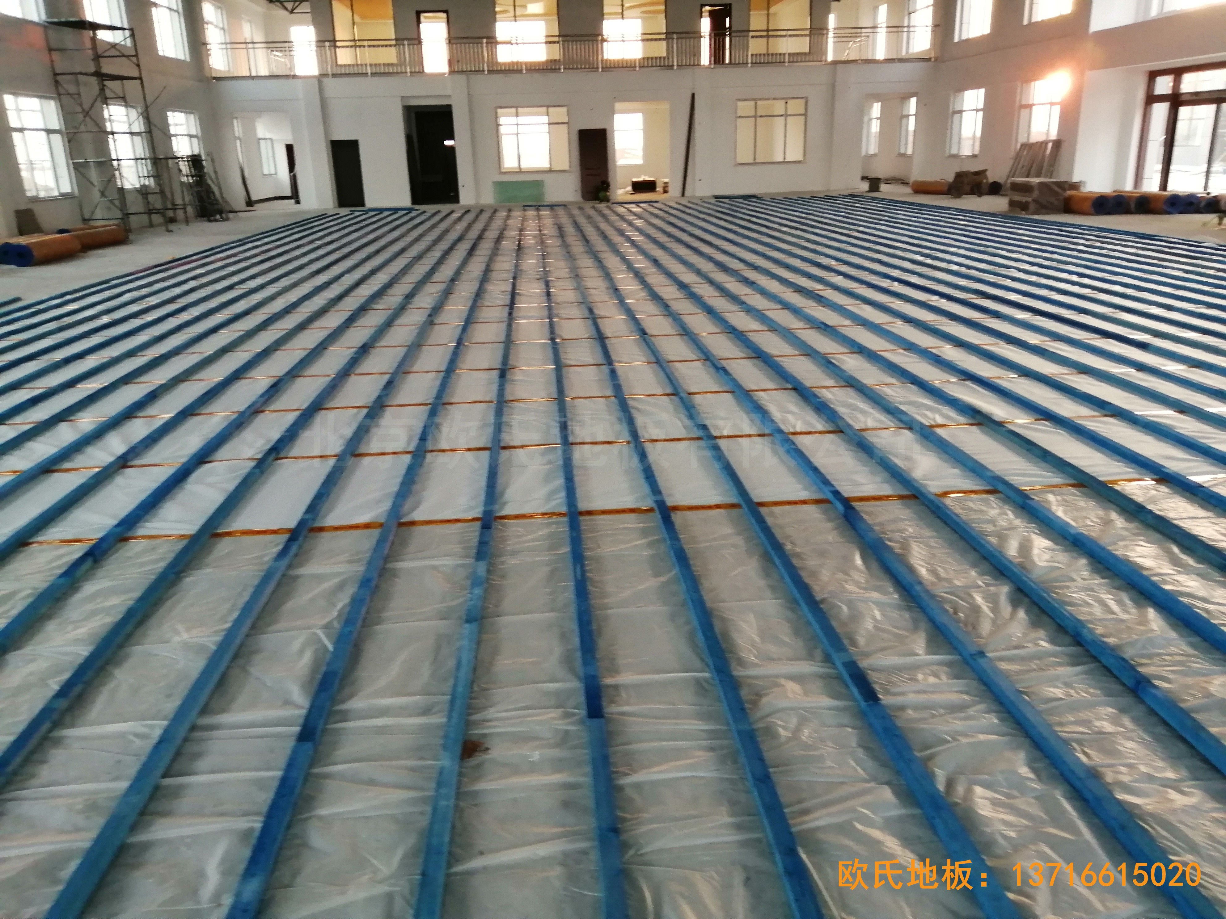 莱州银海工业园消防特训队篮球馆体育木地板施工案例1