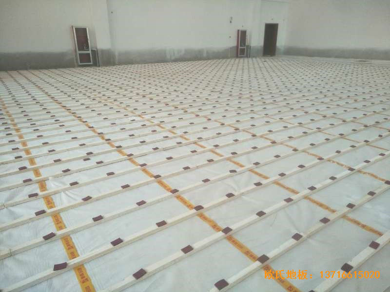 银川第二十九中学篮球馆体育地板安装案例1