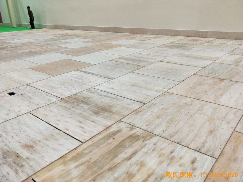 四川白头镇13667部队运动馆体育地板铺装案例2