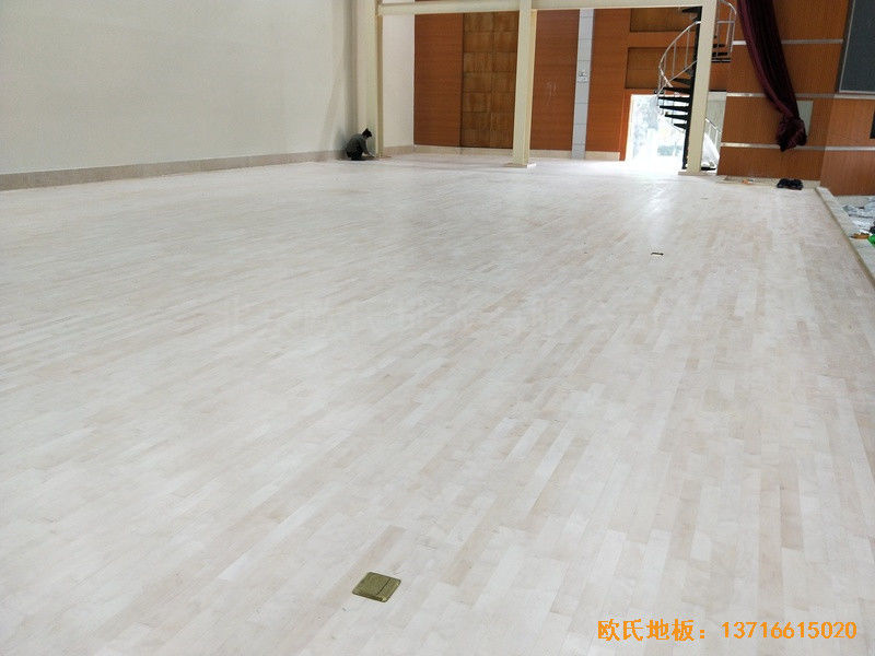 四川白头镇13667部队运动馆体育地板铺装案例4