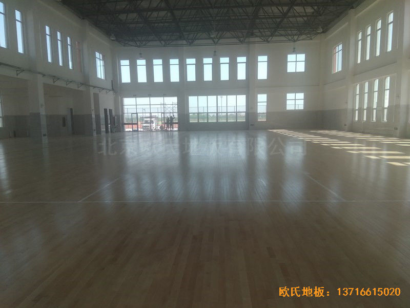 山东沾化第三实验小学体育馆运动木地板铺装案例0
