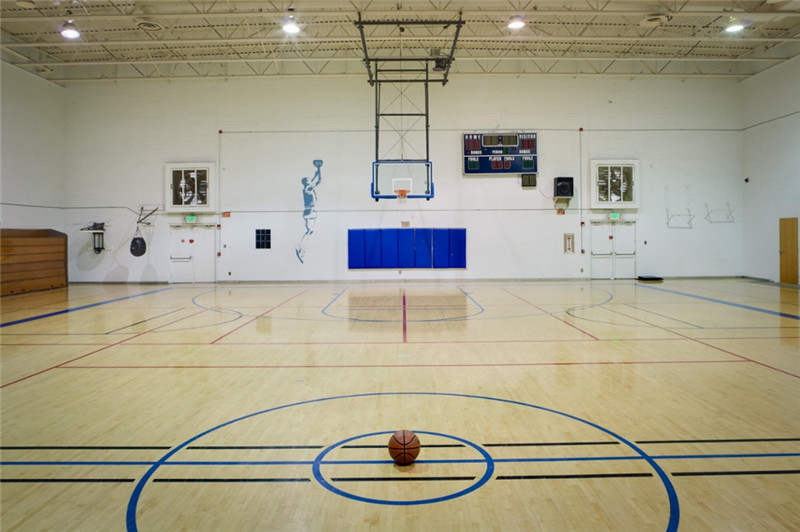 上海运动木地板，转了三圈还是选它