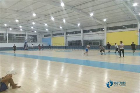 运动木地板色差具体原因