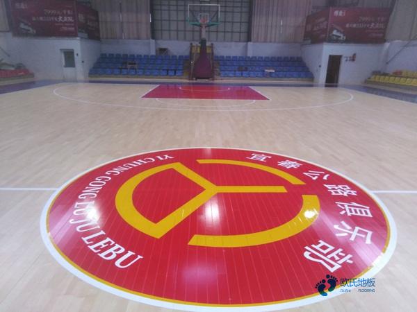 运动木地板的养护和防潮措施是什么？