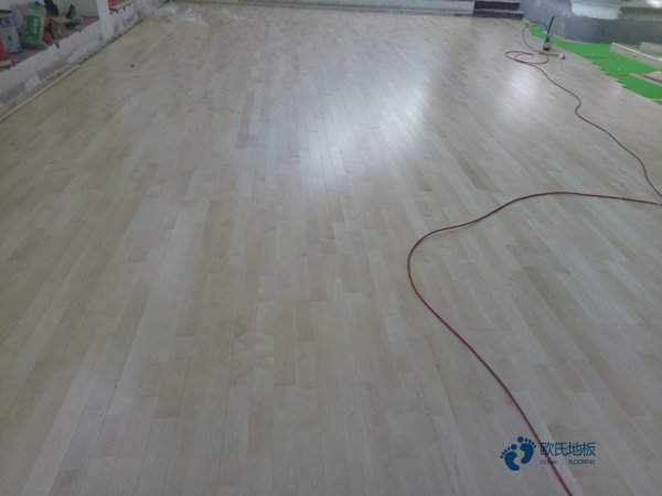 运动木地板表面刮痕如何处理