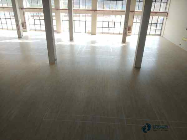 运动木地板漆面验收