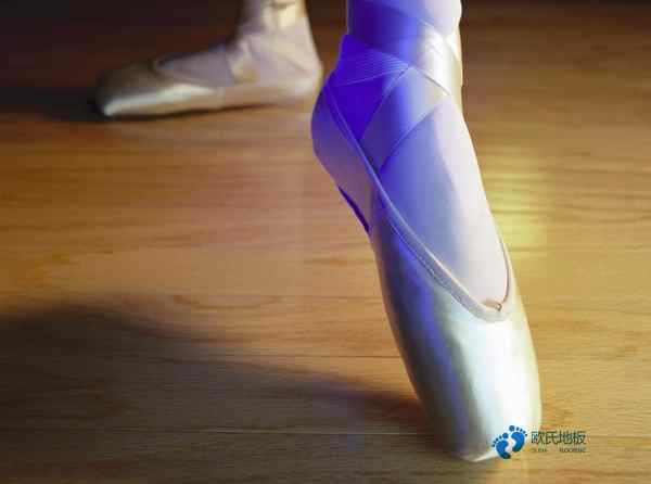 实木体育馆木地板维修2