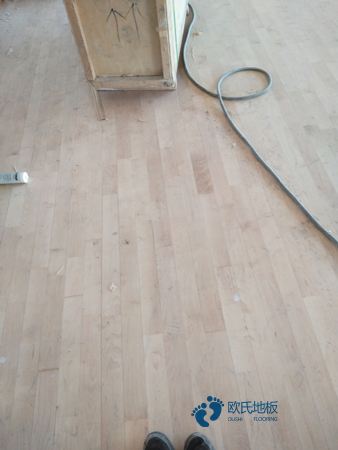 专业运动实木地板1