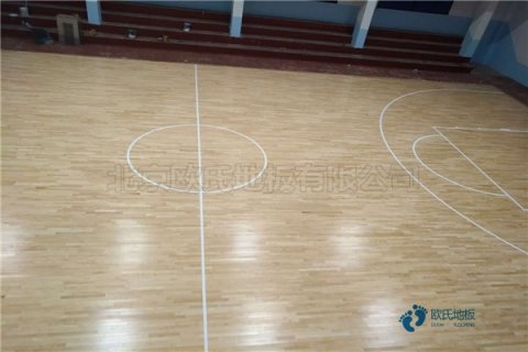 篮球馆实木地板施工