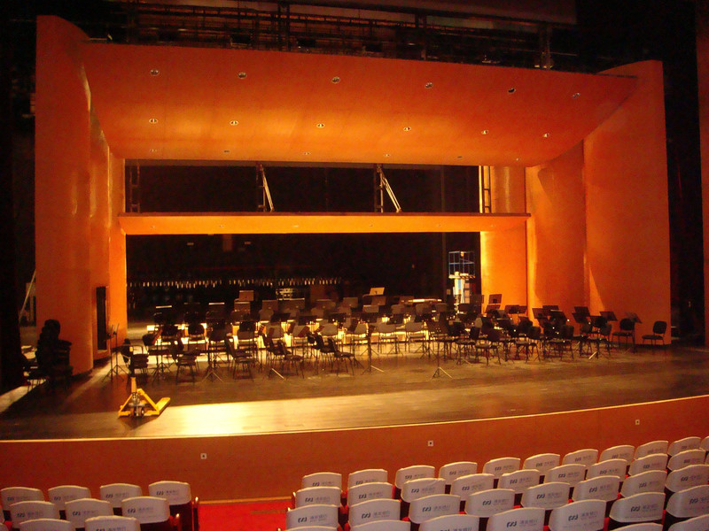 小学俄勒冈松舞台体育木地板施工流程1