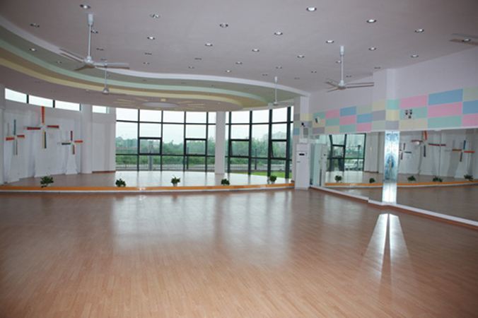 学校俄勒冈松舞台地板施工步骤1