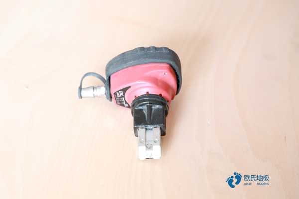 实木地板安装篮球场2