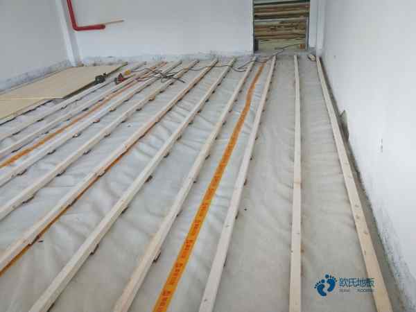 质量好运动篮球木地板施工队3