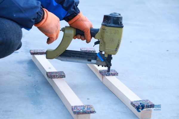 篮球场用的木地板多少钱3