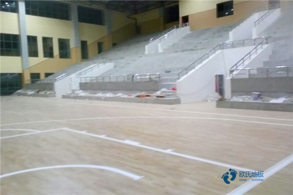 小学篮球运动木地板施工工艺3