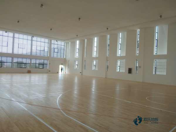 质量好篮球场地地板施工团队1