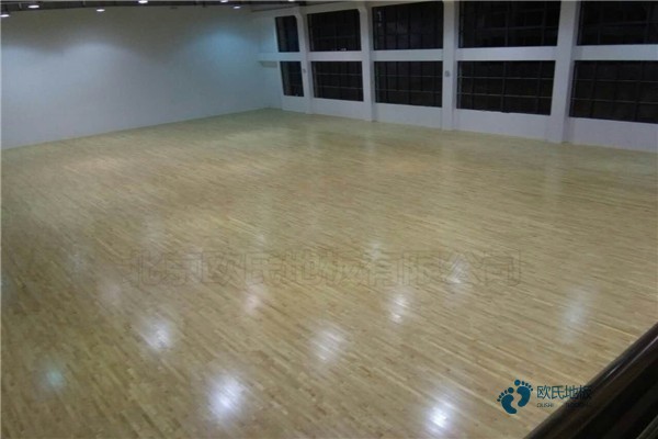 较好的运动篮球木地板价格