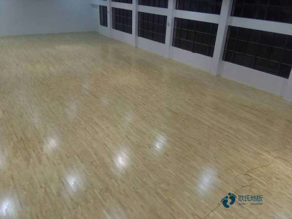 较好的运动篮球木地板价格