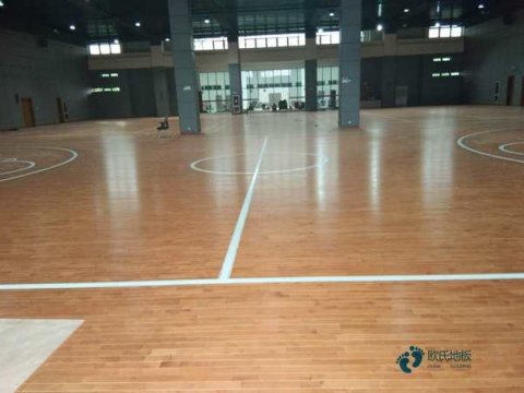 篮球馆木地板翻新