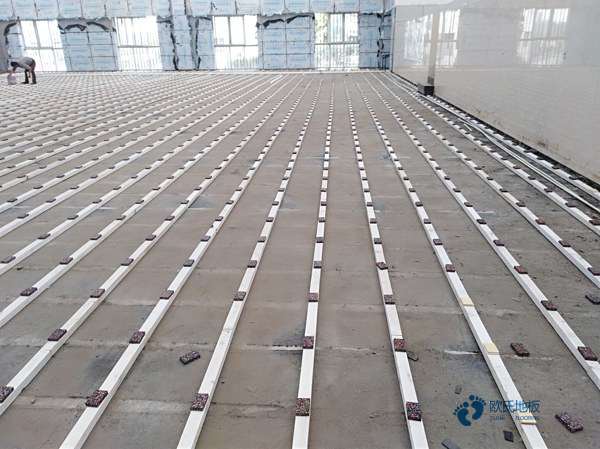 定做体育场地板哪个牌子比较好2