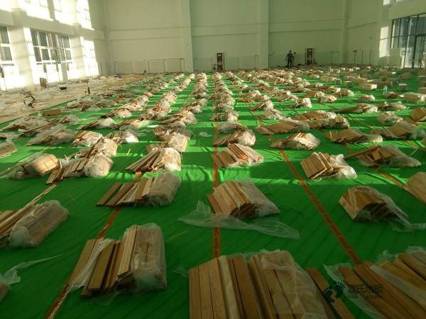 购买篮球体育木地板哪个牌子的好1