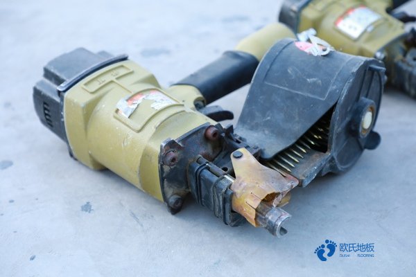 较好的运动篮球木地板较低价格