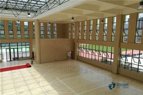 中学运动馆地板施工步骤