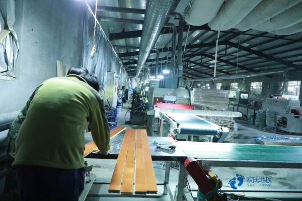 校园运动篮球木地板造价