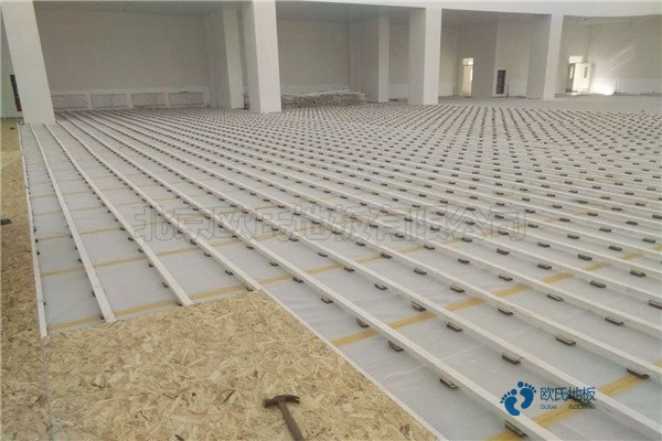 校园运动篮球木地板造价