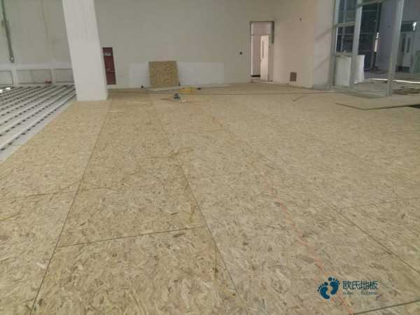 校园运动篮球木地板造价