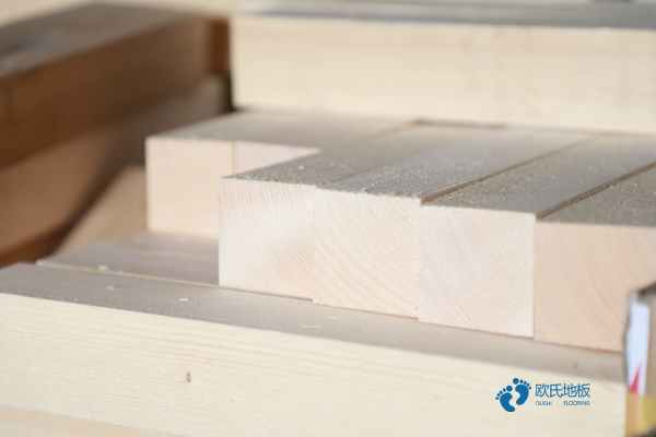 松木运动篮球木地板大约多少钱