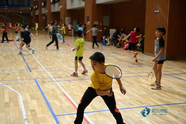 单龙骨运动体育地板保养知识1