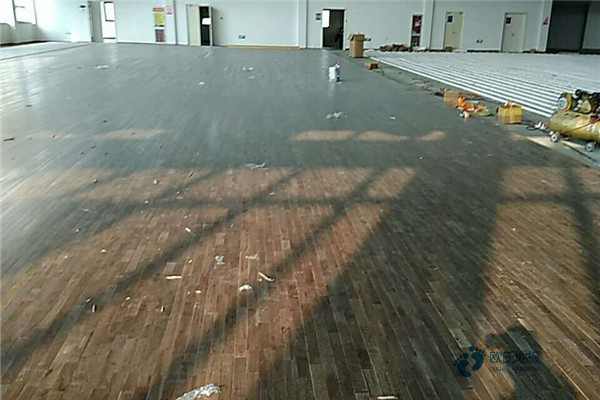 枫桦木运动篮球木地板报价