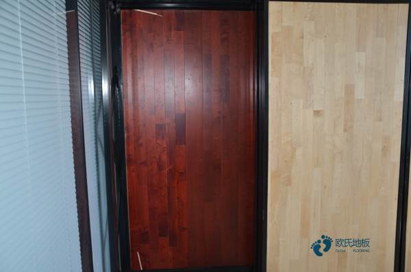 双龙骨运动实木地板3