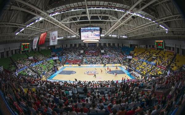 体育馆运动木地板进水2