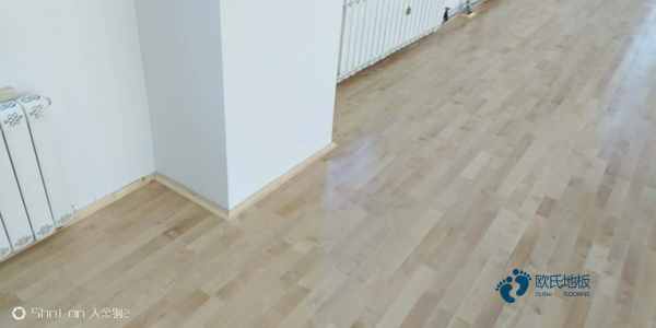 国标运动体育木地板施工步骤1