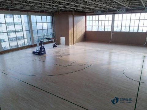 学校篮球地板能用多久
