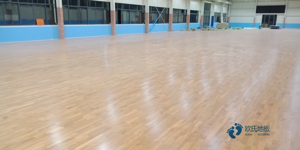 购买篮球地板较好的2