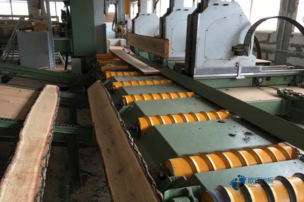 国产体育场地木地板施工团队1