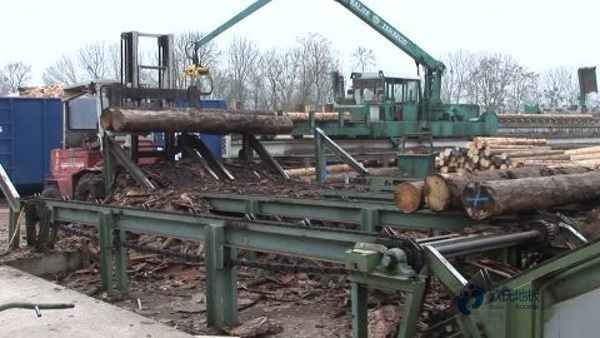 篮球场木地板施工厂家1